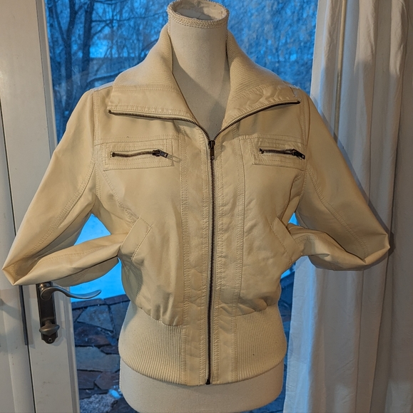 Papaya Jackets & Blazers - Juniors size M faux leather cream jacket by Papaya
